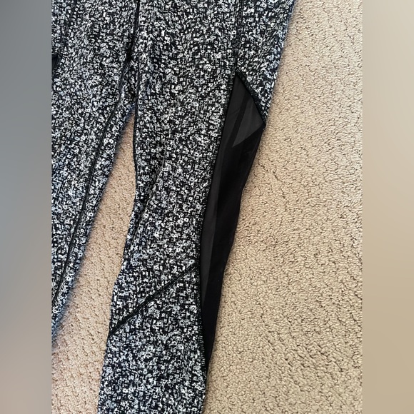Lululemon size 6 leggings - Picture 5 of 8